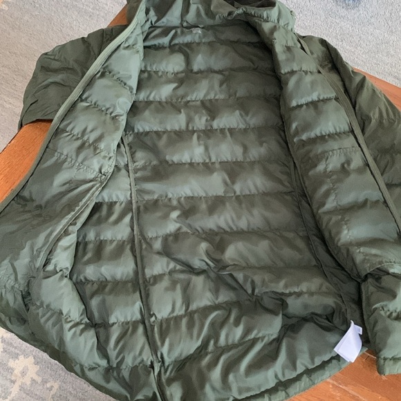 Amazon Essentials Women's Lightweight Water-Resistant Hooded Puffer Coat Size XL - Picture 12 of 13